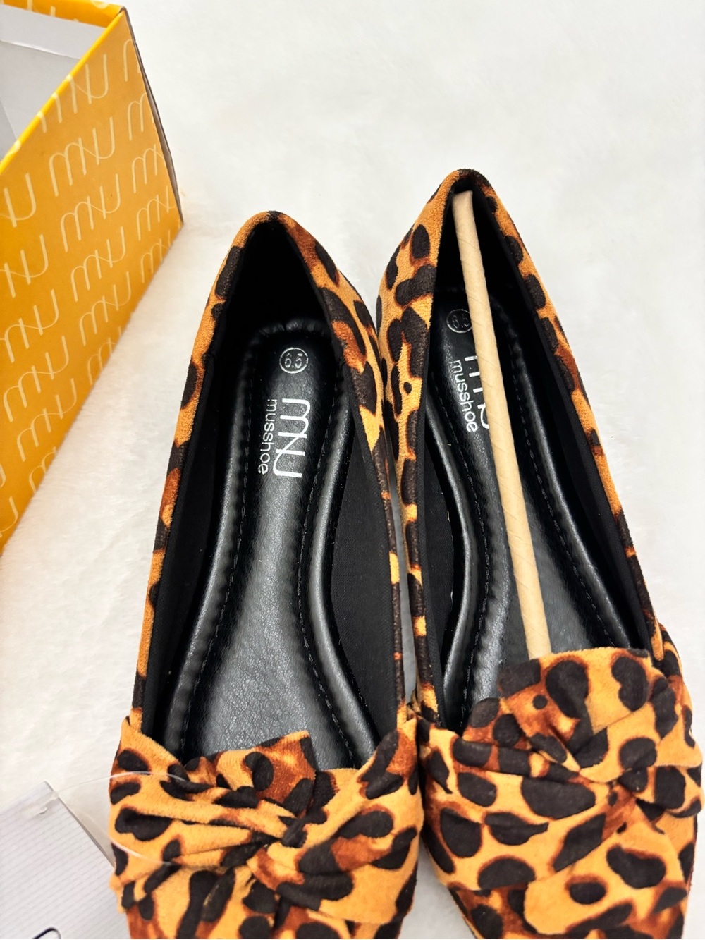 NEW Musshoe Leopard Print Pointed Toe Bow Loafer Flats Women’s Size 6.5 - Picture 3 of 8